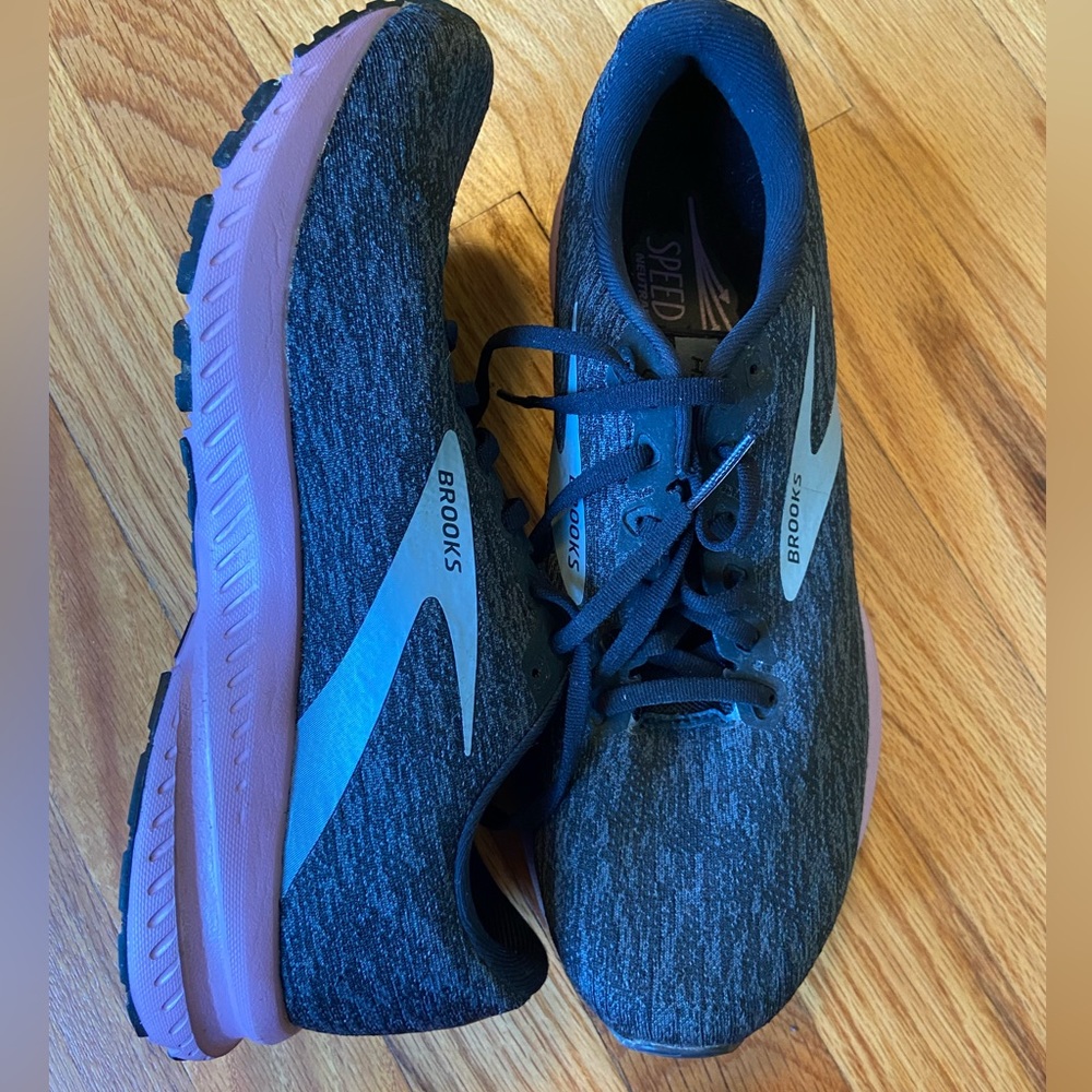 Brooks Launch 7